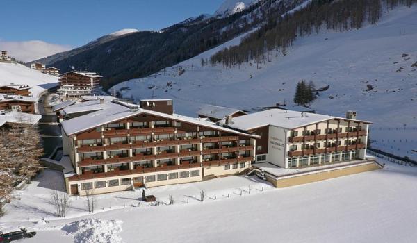 ola-travel-hotel-Thermal-Badhotel Kirchler