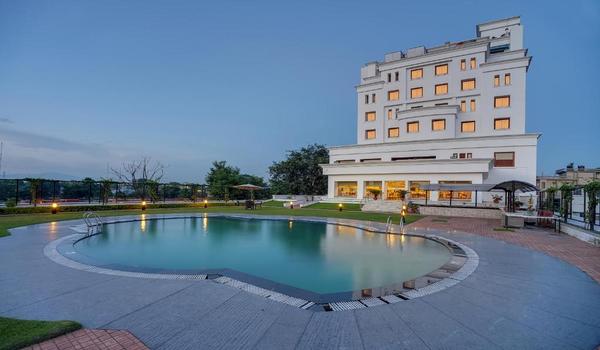 ola-travel-hotel-The Royal Sarovar Portico