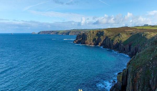 ola-travel-hotel-The Land's End Hotel