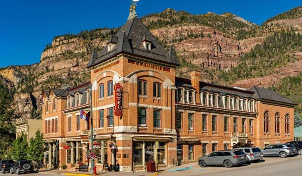 ola-travel-hotel-The Beaumont Hotel