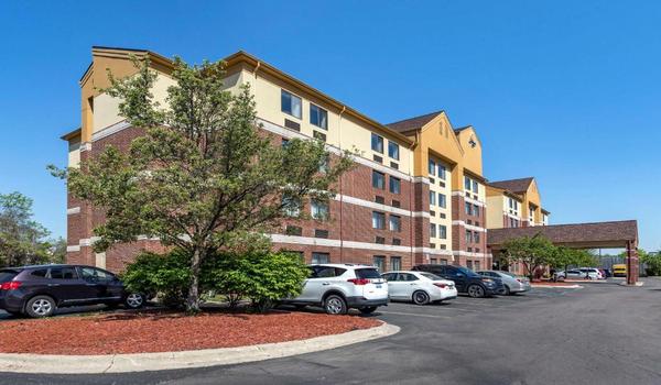ola-travel-hotel-Comfort Suites Warren