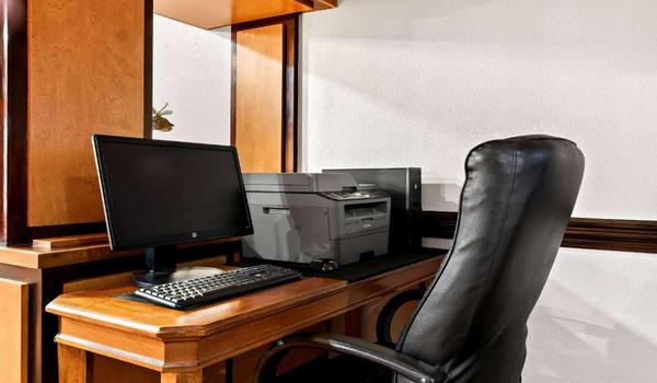 ola-travel-hotel-Days Inn & Suites by Wyndham Warren