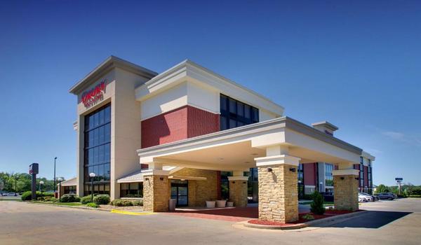 ola-travel-hotel-Drury Inn & Suites Greensboro