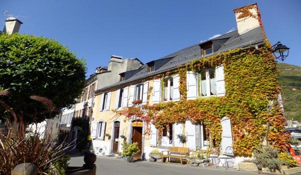ola-travel-hotel-Les Templiers