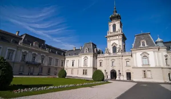 ola-travel-hotel-Helios Hotel