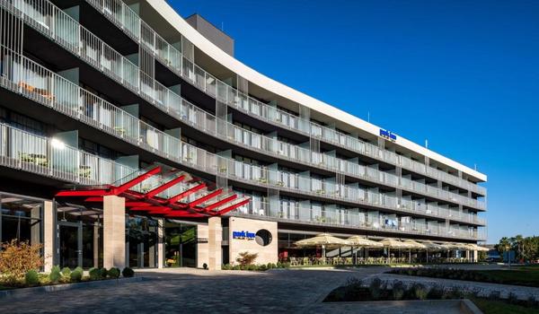 ola-travel-hotel-Park Inn by Radisson Zalakaros Resort & Spa