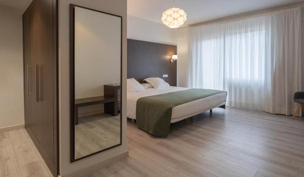 ola-travel-hotel-Hotel Mendez Nuñez