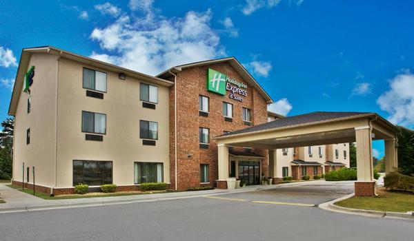 ola-travel-hotel-Holiday Inn Express & Suites Bristol, an IHG Hotel