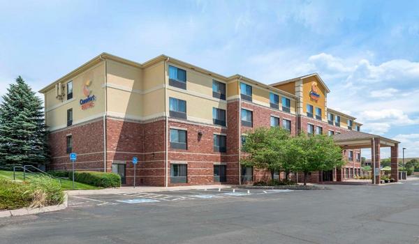 ola-travel-hotel-Comfort Suites Near Denver