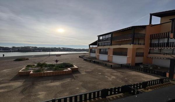 ola-travel-hotel-Les Terrasses du Port