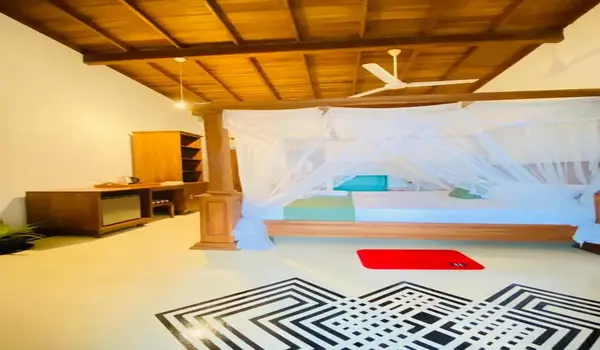 ola-travel-hotel-The Sound of the Sea