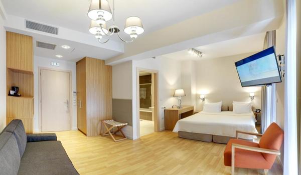 ola-travel-hotel-Phidias Piraeus Hotel