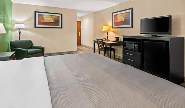 ola-travel-hotel-Quality Inn & Suites Granbury