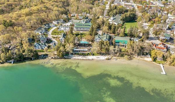 ola-travel-hotel-Village Inn Elkhart Lake