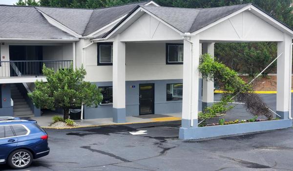 ola-travel-hotel-Days Inn by Wyndham Dahlonega