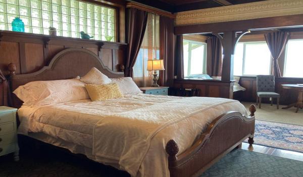 ola-travel-hotel-Hilo Bay Oceanfront Bed and Breakfast