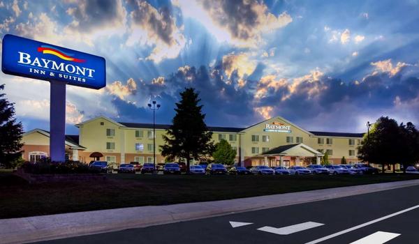 ola-travel-hotel-Baymont by Wyndham Mackinaw City