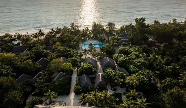 ola-travel-hotel-Kisiwa on the Beach