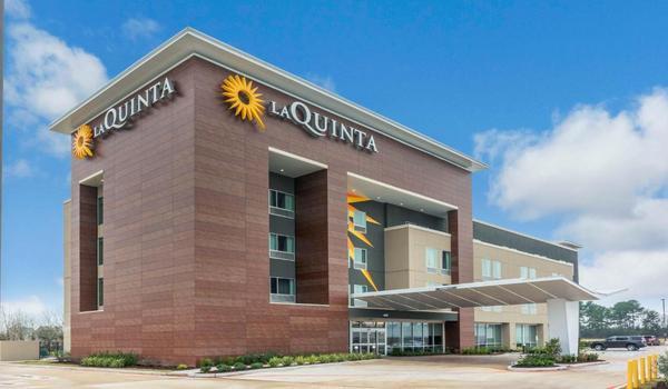 ola-travel-hotel-La Quinta Inn & Suites by Wyndham Houston North Spring
