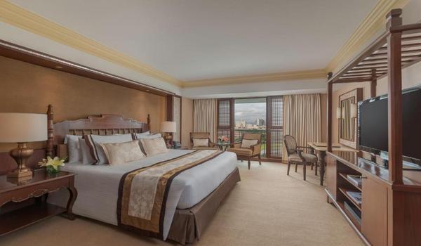 ola-travel-hotel-The Manila Hotel