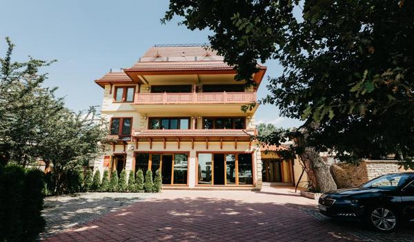 ola-travel-hotel-Hotel Perla