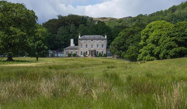 ola-travel-hotel-Brathay Hall