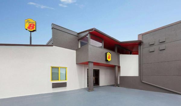 ola-travel-hotel-Super 8 by Wyndham Bridgeport